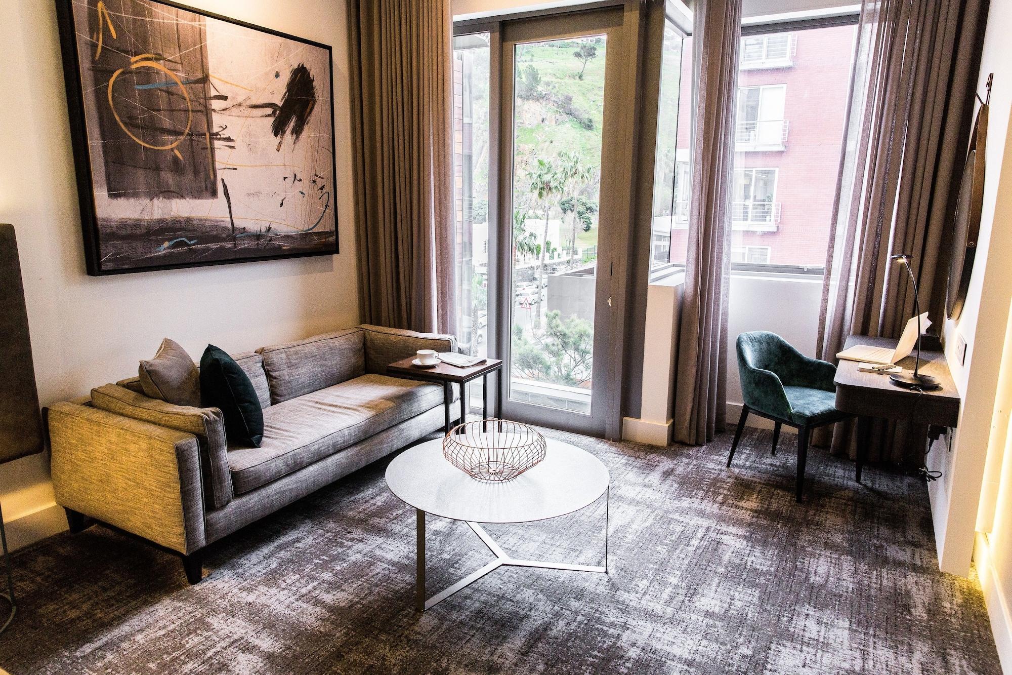 The Capital Mirage Aparthotel Cape Town Bagian luar foto