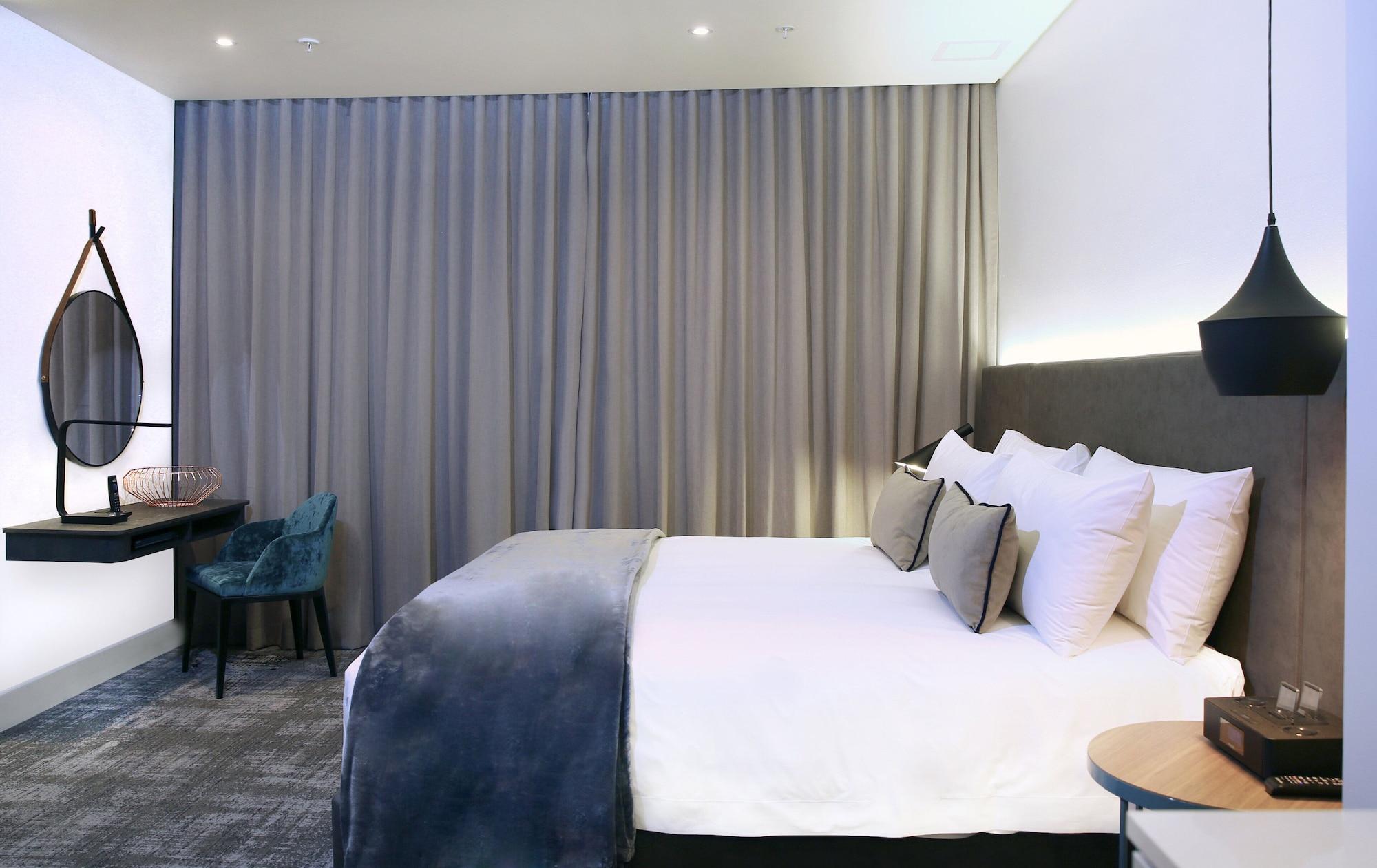 The Capital Mirage Aparthotel Cape Town Bagian luar foto