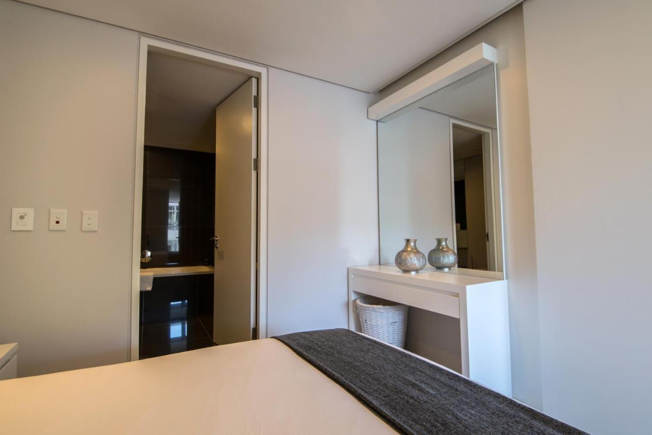 The Capital Mirage Aparthotel Cape Town Bagian luar foto
